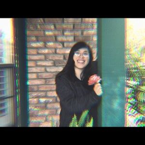 Meet your Posher, Yvette